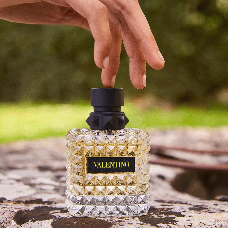 BORN IN ROMA YELLOW DREAM - VALENTINO | ESENNIA