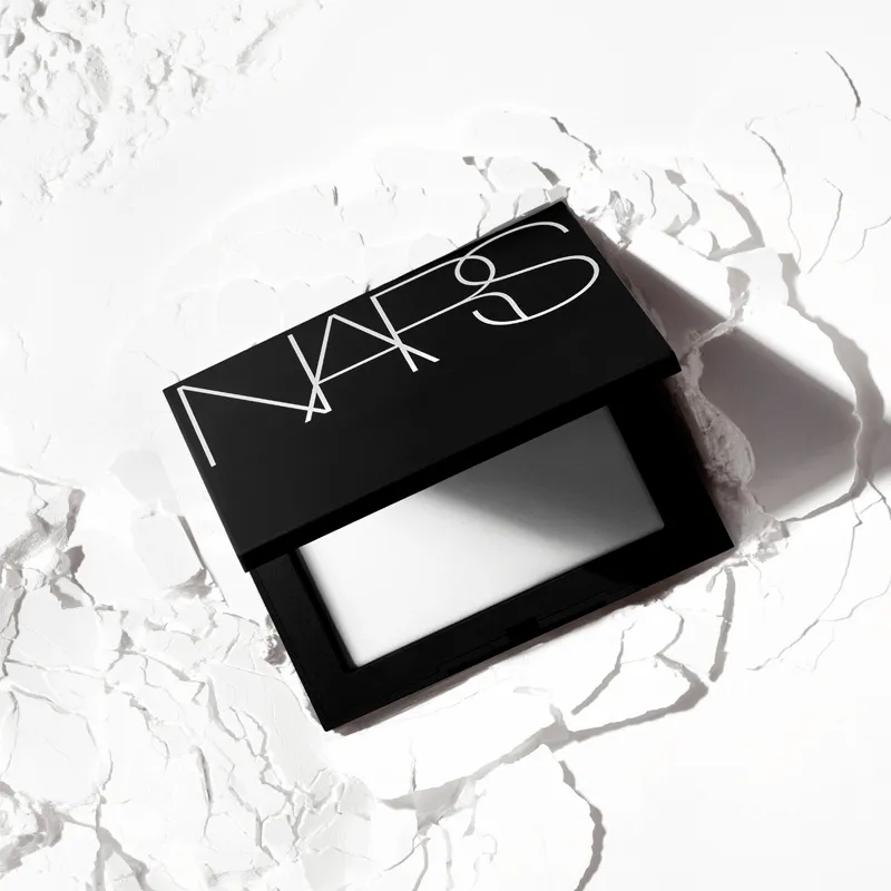 LIGHT REFLECTING SETTING POWDER - NARS | ESENNIA